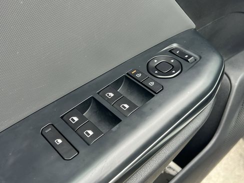 Used 2025 Kia K4 FWD image 16