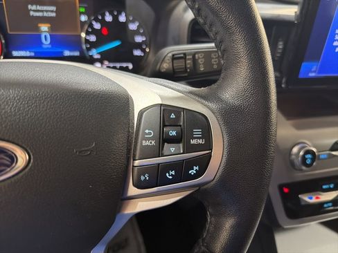 Used 2022 Ford Explorer XLT image 27