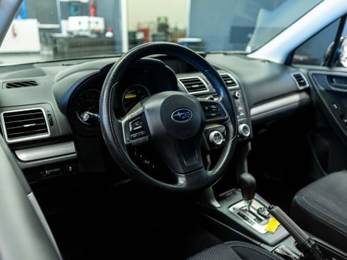 Used 2016 Subaru Forester 2.5i AWD/4WD image 10