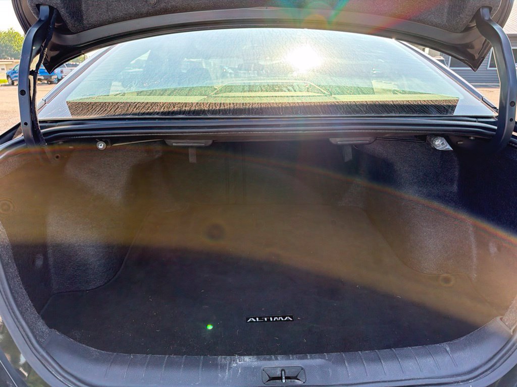 Used 2025 Nissan Altima 2.5 SV FWD image 7
