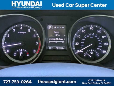 Used 2017 Hyundai Santa Fe SE FWD image 31