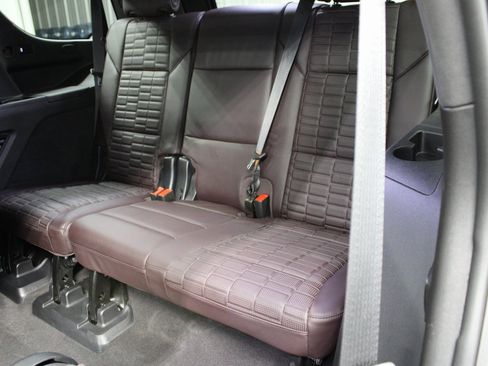 Used 2023 Cadillac Escalade Premium Luxury Platinum image 12