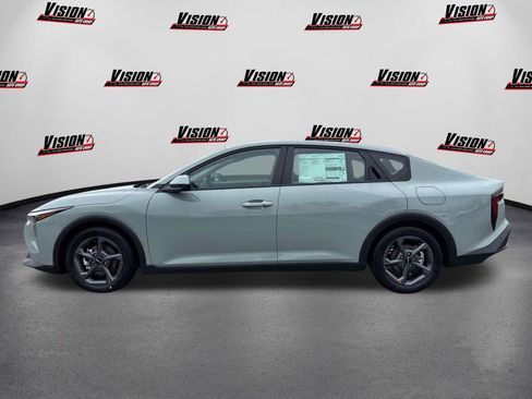 New 2026 Kia K4 LXS image 8