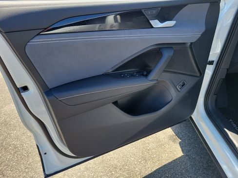 New 2026 Volkswagen Tiguan SE FWD image 32