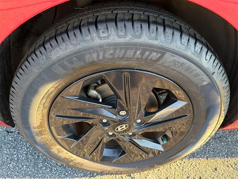 Used 2021 Hyundai Elantra SEL w/ Cargo Package image 17