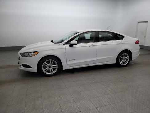 Used 2018 Ford Fusion S image 2