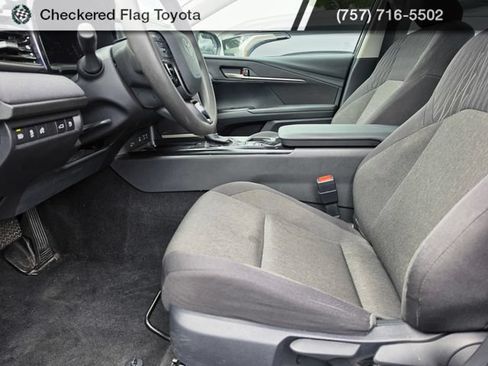 Used 2025 Toyota Camry LE FWD image 8
