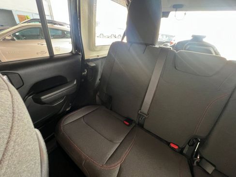 Used 2025 Jeep Wrangler Rubicon image 39