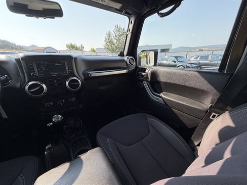 Used 2013 Jeep Wrangler Unlimited Sahara w/ Connectivity Group AWD/4WD image 17