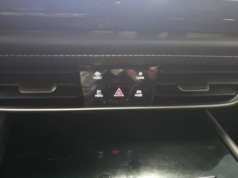 Used 2025 Volkswagen Atlas Cross Sport SE FWD image 25