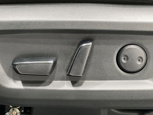 Used 2023 Nissan Rogue SV w/ SV Premium B Package image 12