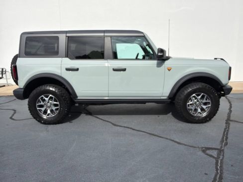 Used 2024 Ford Bronco Badlands AWD/4WD image 4