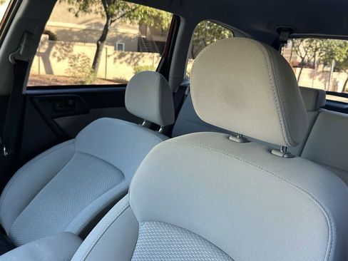 Used 2016 Subaru Forester 2.5i w/ Alloy Wheel Package image 10