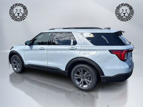 New 2026 Ford Explorer Active w/ Active Comfort Package image 7