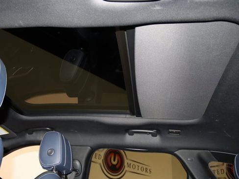 Used 2020 Land Rover Range Rover Velar R-Dynamic S image 15