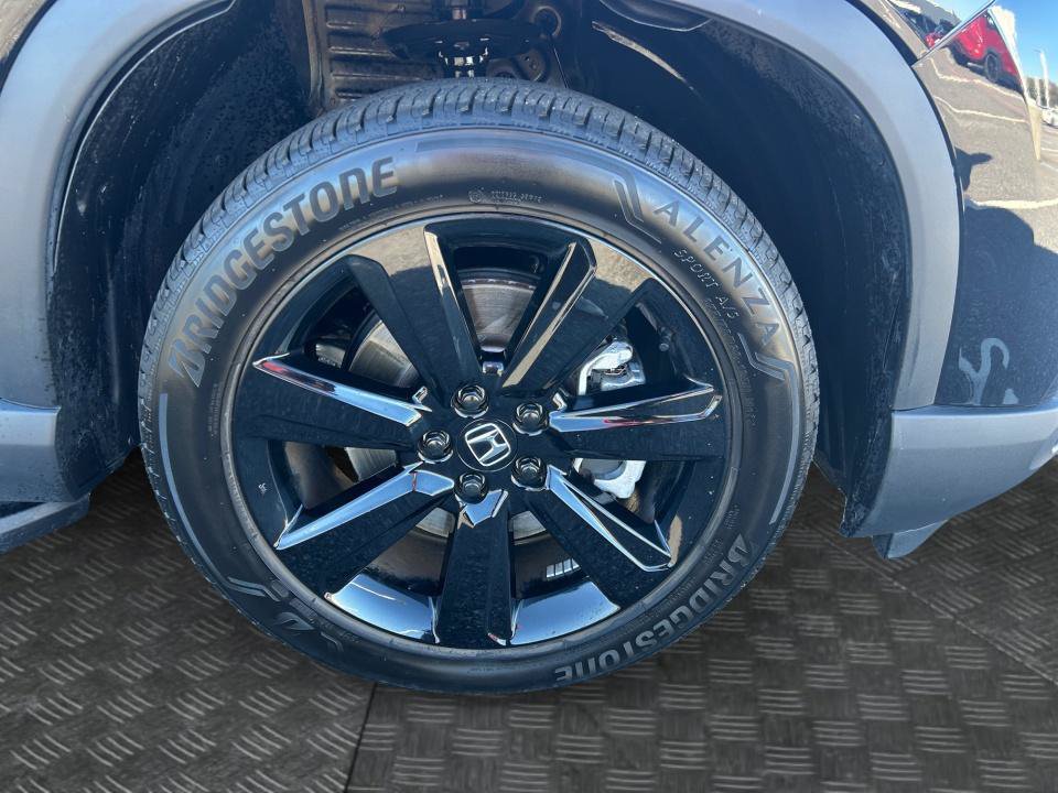 Certified 2025 Honda Pilot Black Edition image 25