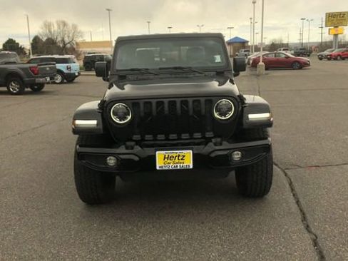 Used 2023 Jeep Gladiator Overland image 3