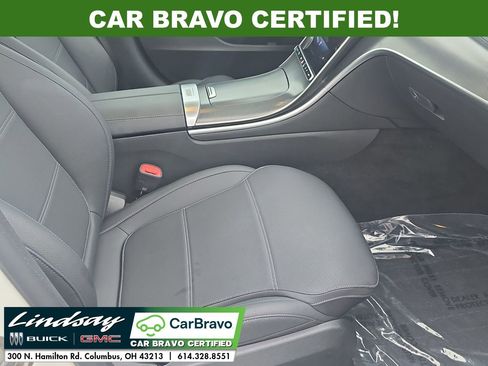 Used 2025 Mercedes-Benz C 300 4MATIC Sedan image 29