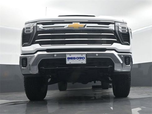 Used 2024 Chevrolet Silverado 2500 LTZ w/ LTZ Plus Package image 47