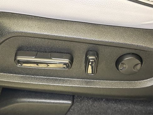 Used 2023 Honda Pilot Elite image 25