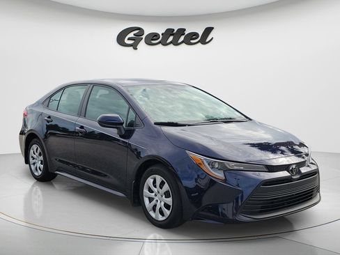 Certified 2023 Toyota Corolla LE FWD image 3