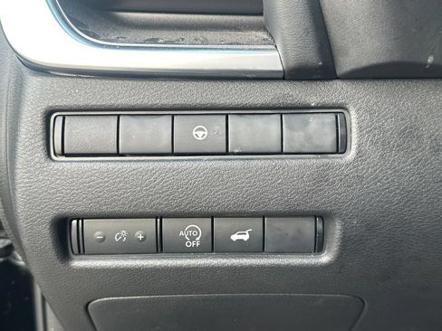 Used 2024 Nissan Rogue SV w/ SV Premium Package FWD image 46