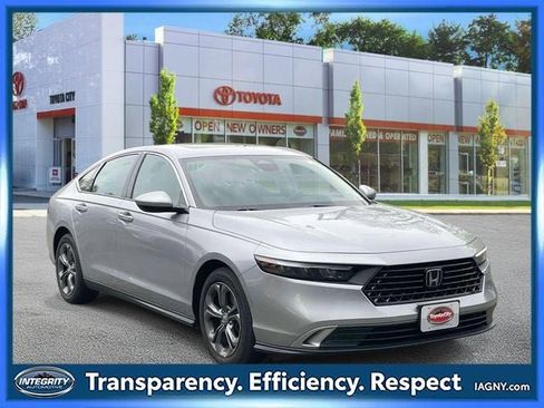 Used 2023 Honda Accord EX image 1