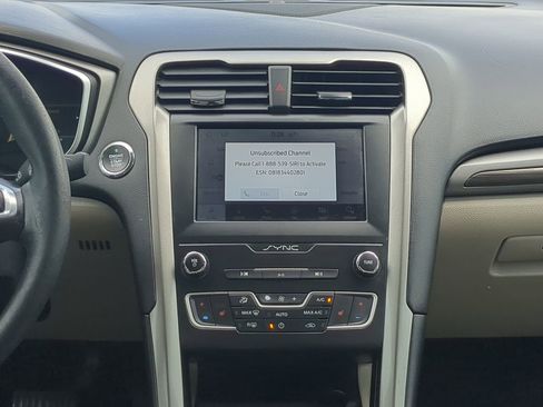 Used 2019 Ford Fusion SEL FWD image 15