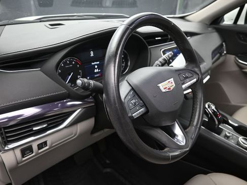 Used 2021 Cadillac XT4 Luxury FWD image 12