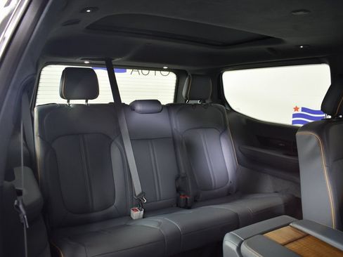 Used 2022 Jeep Grand Wagoneer Series II AWD/4WD image 20