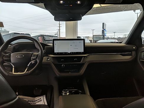 Used 2025 Ford Explorer ST image 14