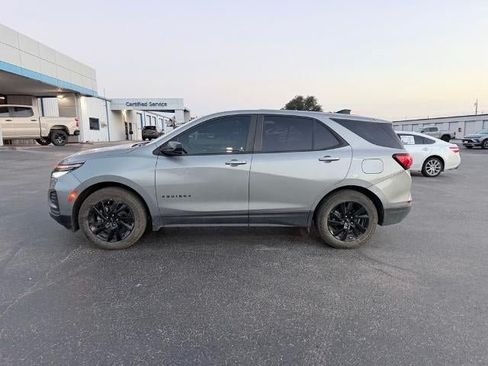 Used 2024 Chevrolet Equinox LS w/ LS Convenience Package FWD image 2
