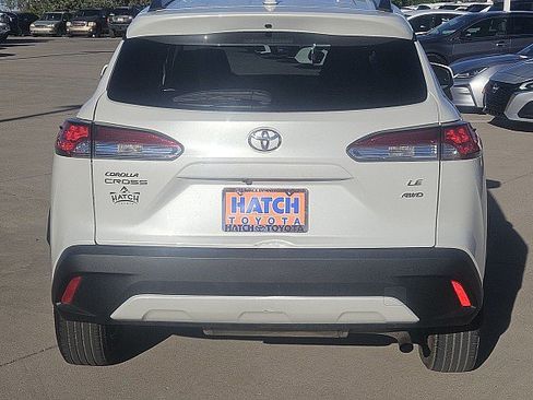 Used 2024 Toyota Corolla Cross LE AWD/4WD image 6