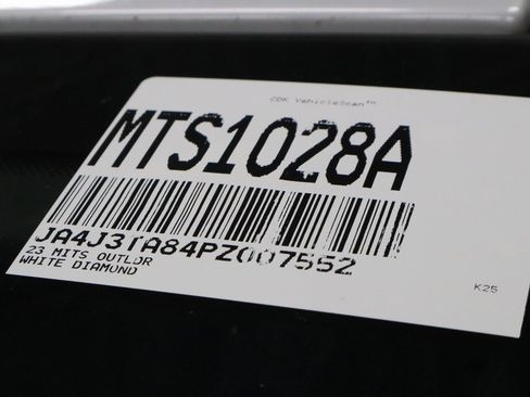 Used 2023 Mitsubishi Outlander ES image 35
