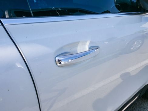 Used 2024 Mercedes-Benz GLB 250 image 11
