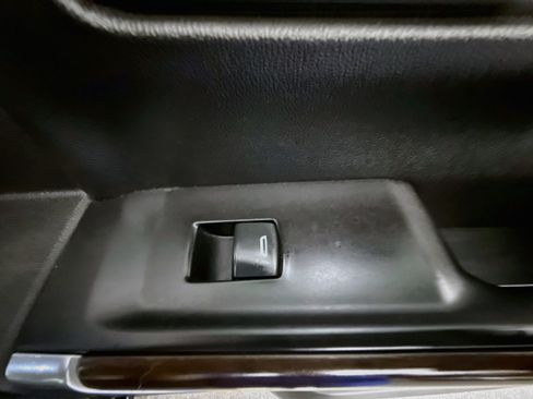 Used 2019 GMC Sierra 1500 SLT w/ SLT Convenience Package AWD/4WD image 35