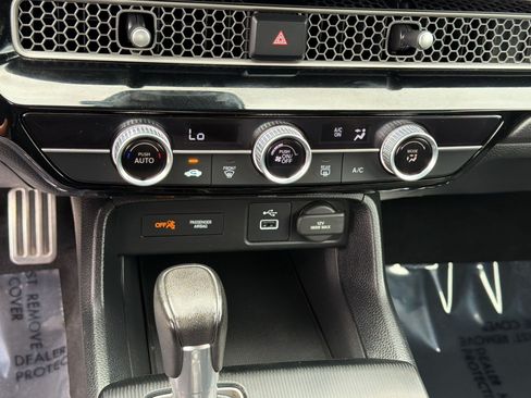 Used 2024 Honda Civic Sport image 25