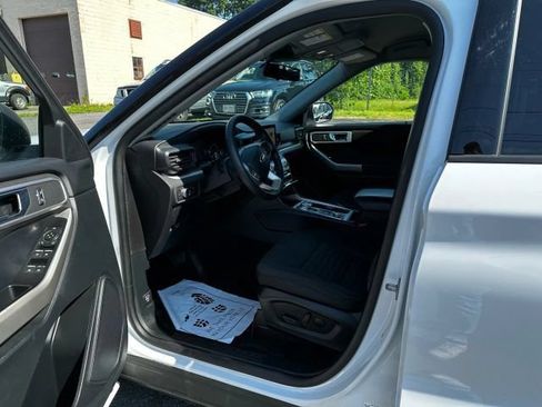 Used 2020 Ford Explorer XLT w/ Comfort Package AWD/4WD image 15