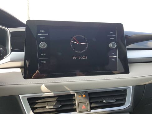 Used 2025 Volkswagen Taos SE image 13