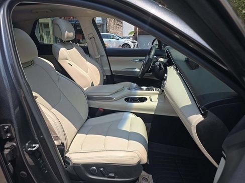 Used 2022 Genesis GV70 2.5T w/ Advanced Package AWD/4WD image 7