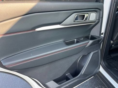Used 2025 Ford Explorer ST AWD/4WD image 11