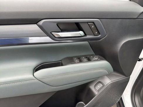 New 2026 GMC Terrain AT4 w/ LPO, Floor Liner Package AWD/4WD image 15