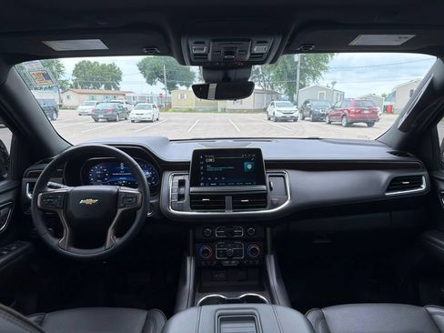 Used 2024 Chevrolet Suburban High Country AWD/4WD image 15