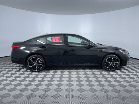 Used 2025 Nissan Altima 2.5 SR AWD/4WD image 10