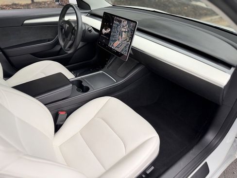 Used 2022 Tesla Model 3 Long Range image 32