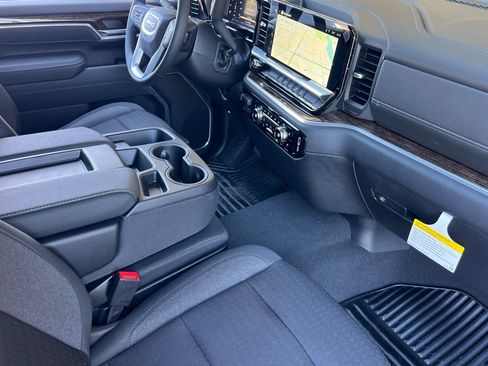 New 2026 GMC Sierra 2500 SLE w/ SLE Value Package; AWD/4WD image 12