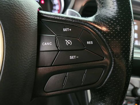 Used 2022 Dodge Challenger GT AWD/4WD image 18