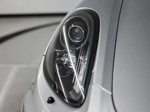 Certified 2016 Porsche Boxster Spyder image 13