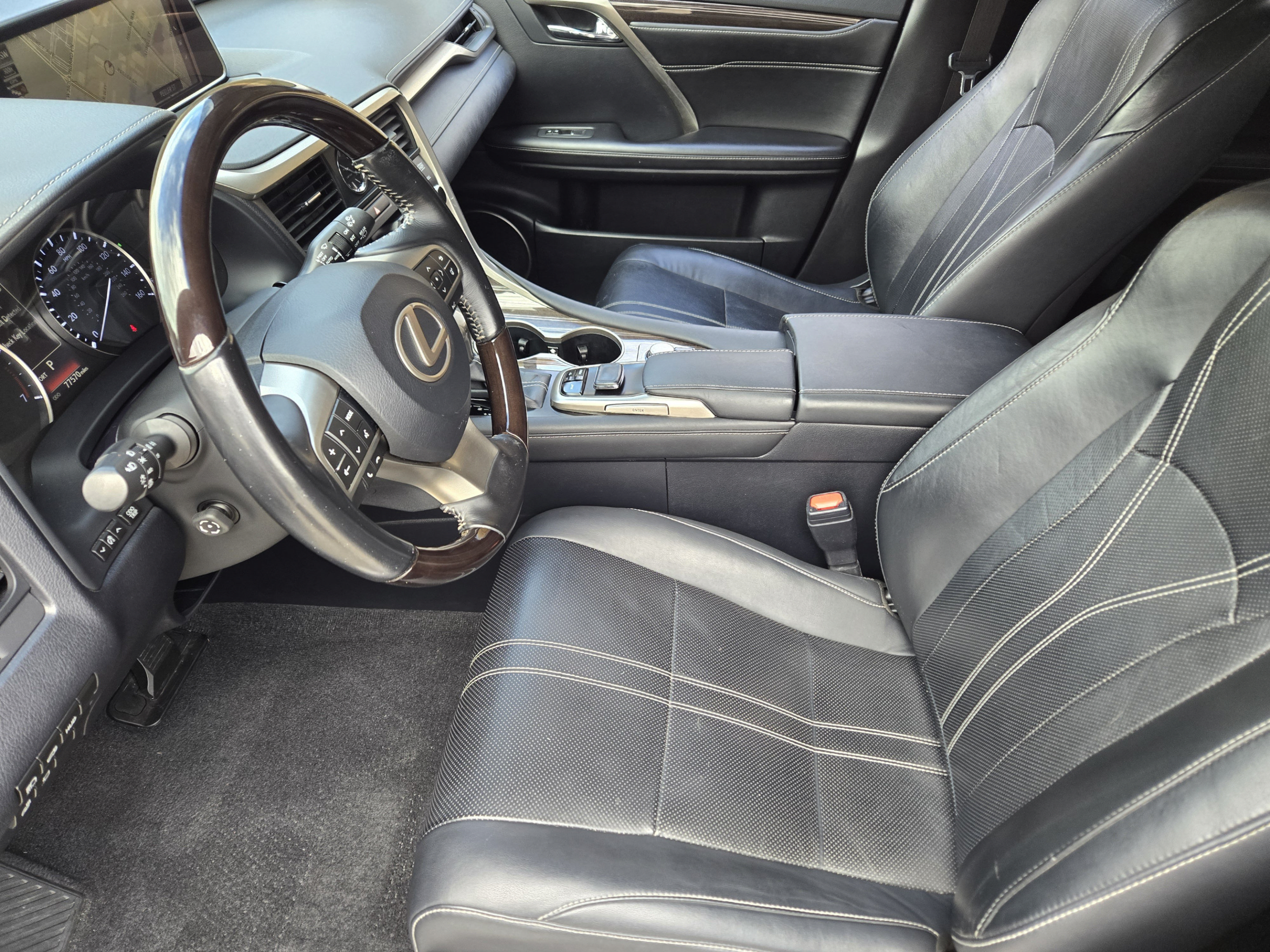 Used 2018 Lexus RX 350L Luxury w/ Accessory Package FWD image 11
