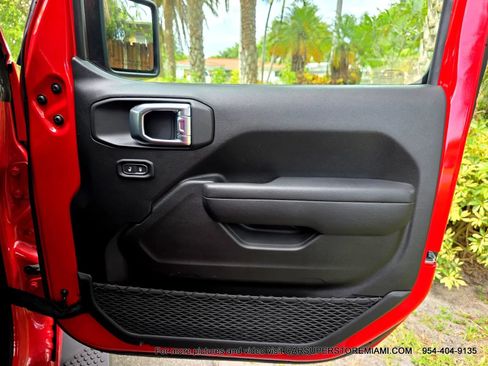 Used 2024 Jeep Wrangler Unlimited w/ Convenience Group AWD/4WD image 51